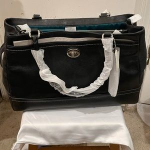 Coach Park Leather Large Carryall F23268